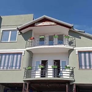 arbi-guest-house.albaniahotels.org/